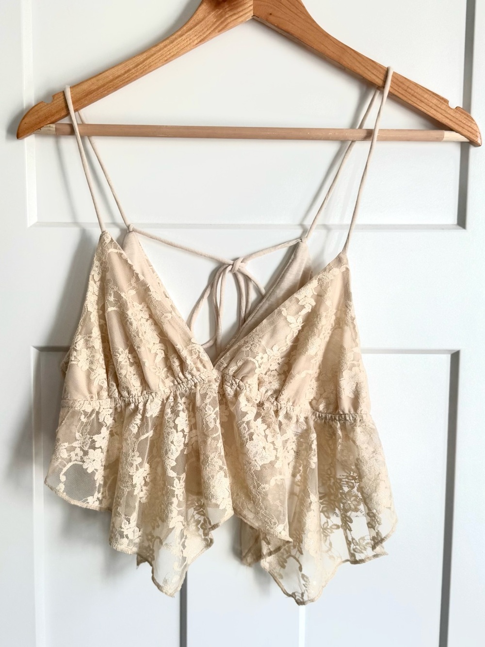 NWT Urban Outfitters Tabitha Lace Top M - Picture 3 of 7